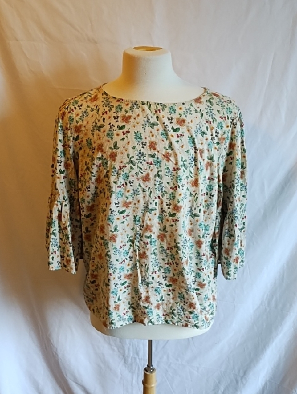 Floral Puff-Sleeve Blouse in Cream and Green